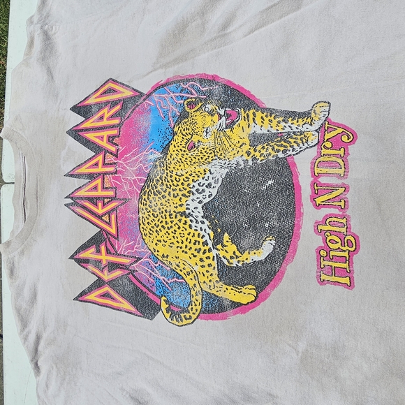 Def Leppard "High N Dry" Band Rock Metal T-shirt Size Medium - Picture 2 of 5